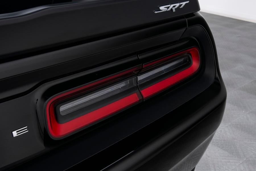 Детали экстерьера Dodge Challenger SRT Demon (LC, 0945 of 3300) 2018 года  (фото 36 из 109)